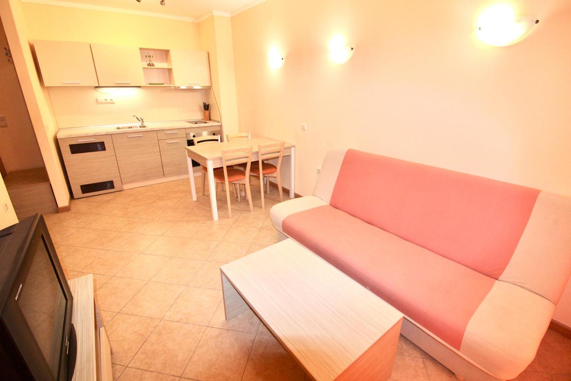 Menada Royal Sun Apartments Sunny Beach Oda fotoğraf