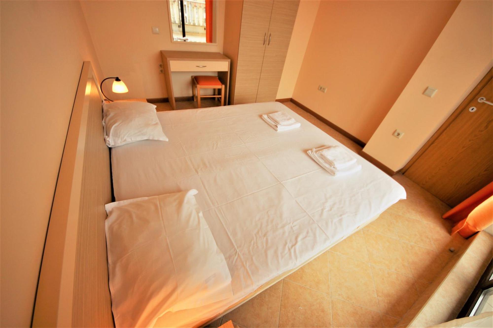 Menada Royal Sun Apartments Sunny Beach Oda fotoğraf