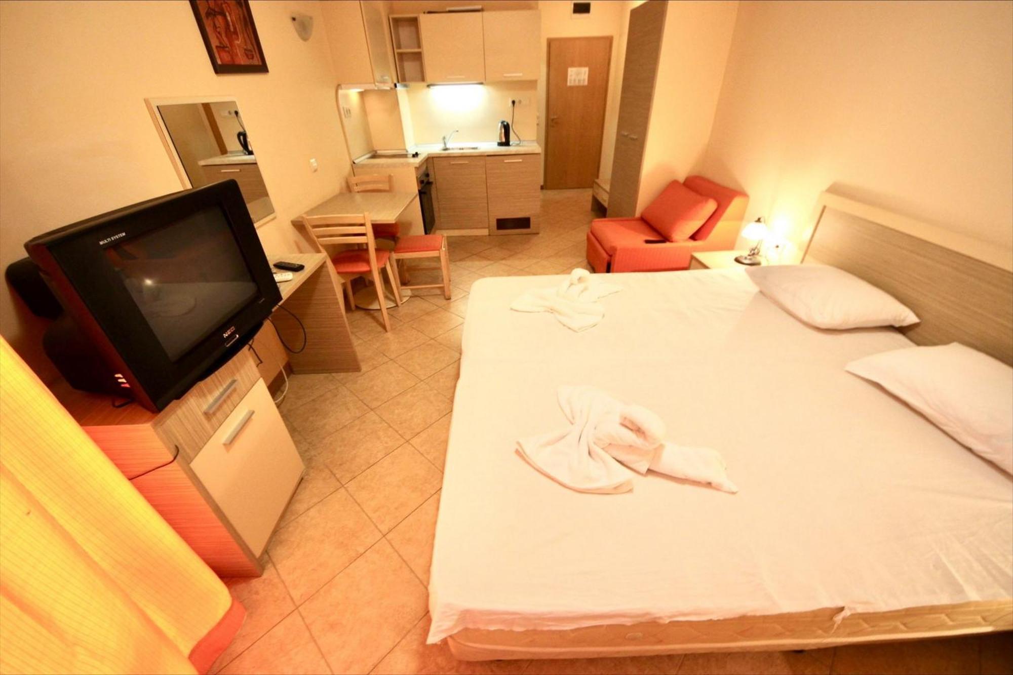 Menada Royal Sun Apartments Sunny Beach Oda fotoğraf